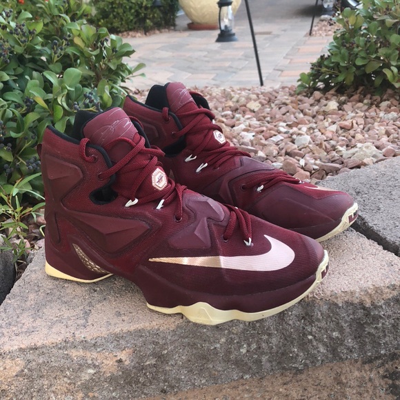 Lebron 13 - Picture 1 of 3